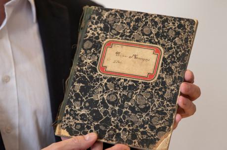 Las libretas reposan ahora en la Biblioteca Nacional de Israel. Foto: EFE